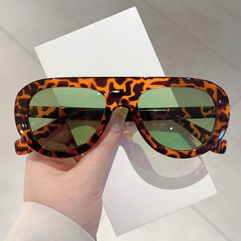 Vintage Fashion Enthusiasts - Okulary przeciwsłoneczne męskie w stylu vintage,